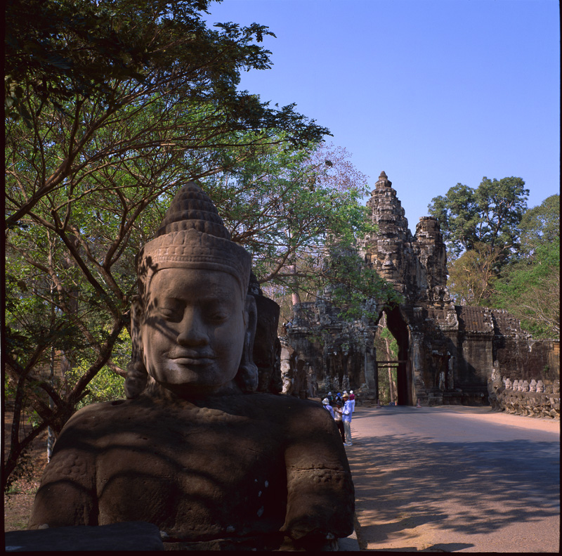 03 Angkor_Thom_Ballusrade_2_536967-15h