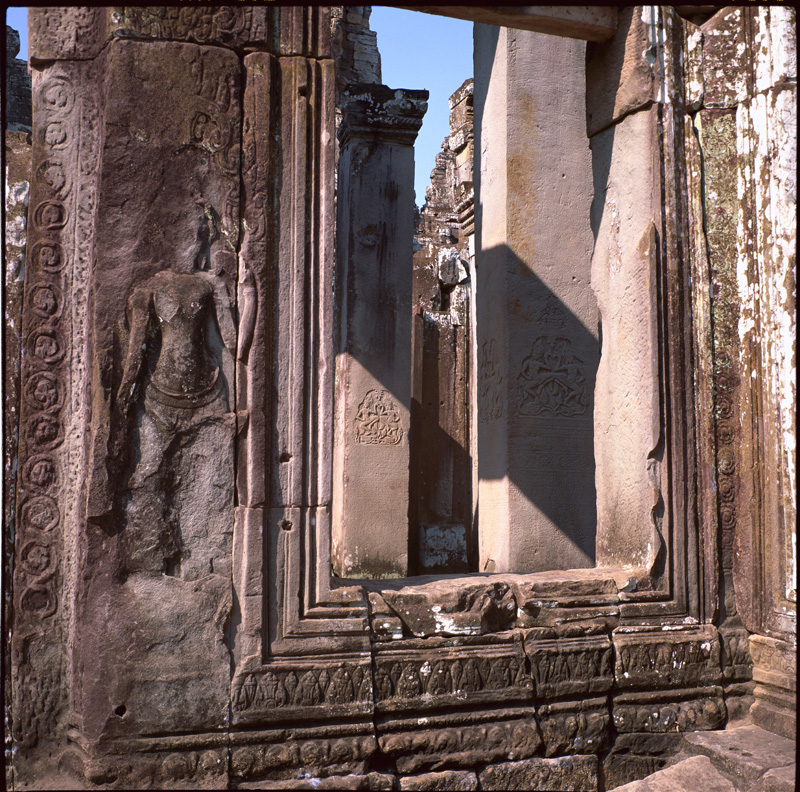 04 Bayon_Window_South_536967-25h