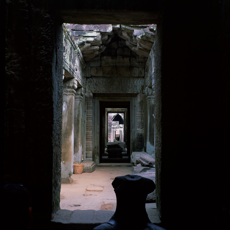 11 Angkor_Wat_Hall_3_58926-13h