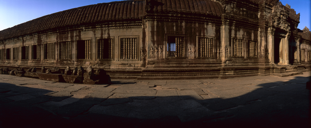15 Angkor Wat Widelux upper gallery  15-06