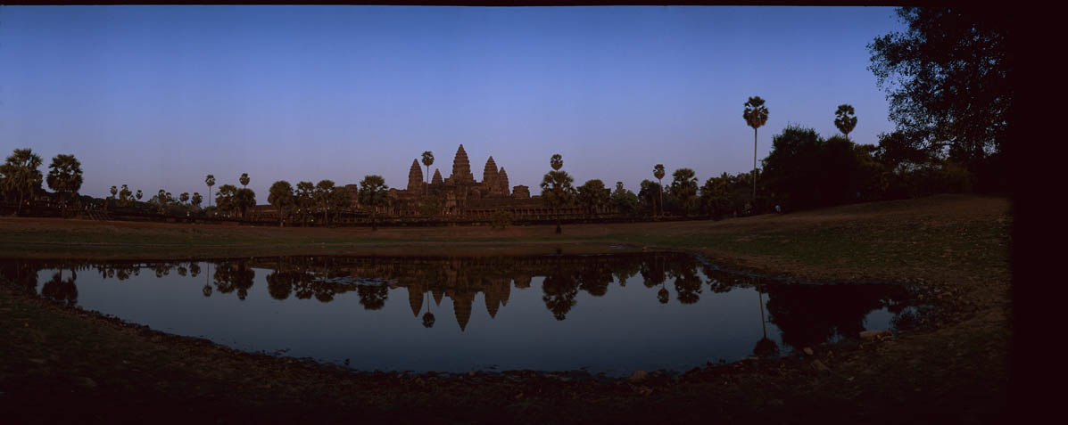 18 Angkor_Wat_Morning_Widelux_536967-26h