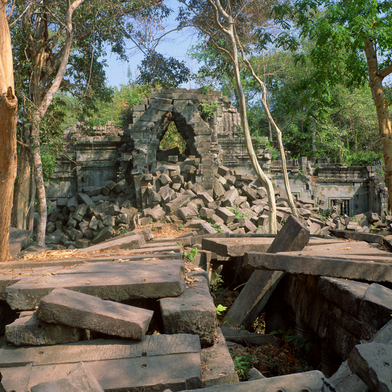 21 Ta_Prohm_Entrance_58926-11h