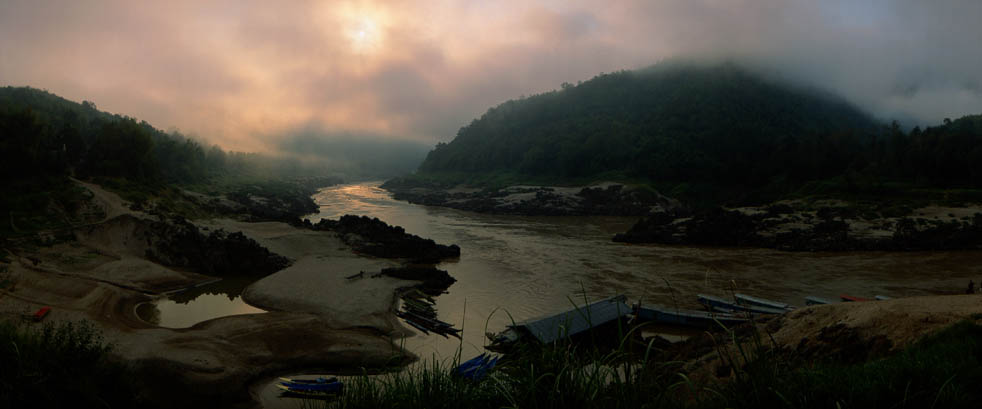 21%20Mekong%20River%20Sunrise%2058926-3h