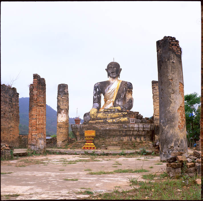 30%2520Buddha_Remnents_From_Bombings_Laos_536967-08